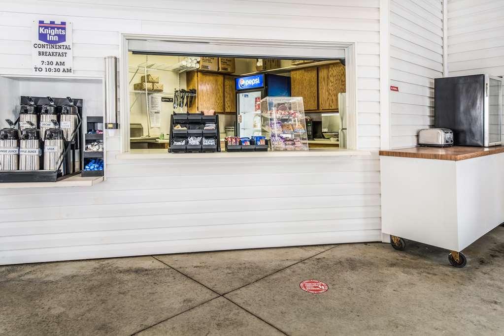 Knights Inn Sandusky Restaurace fotografie